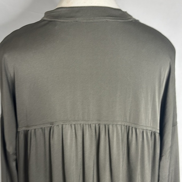 VINCE Silk Green V Neck Popover Long Sleeve Blouse Top Small - Picture 6 of 8